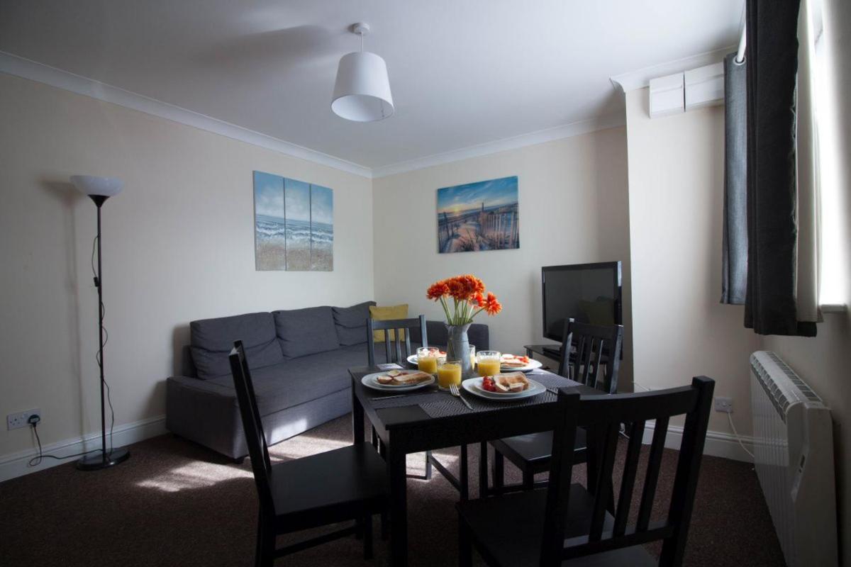 Stayzo Penthouse Accommodation 2- Premier Lodge Southampton Dış mekan fotoğraf
